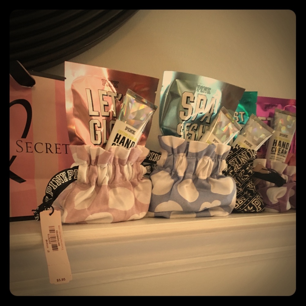 Victoria's Secret PINK Party Favors!💖💕 - Picture 1 of 2